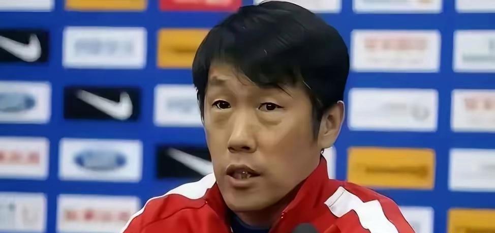 大胆预测！国足接下来的主教练百分之八十是以下三人中选择：1.高洪波应该算的