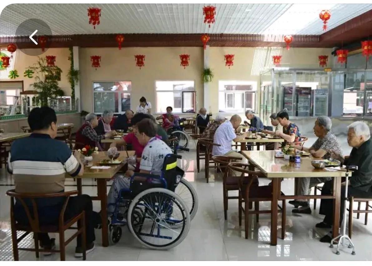 68岁退休教授留遗书跳楼：“没人需要我了”上月，一位退休老教授的选择令人心碎。