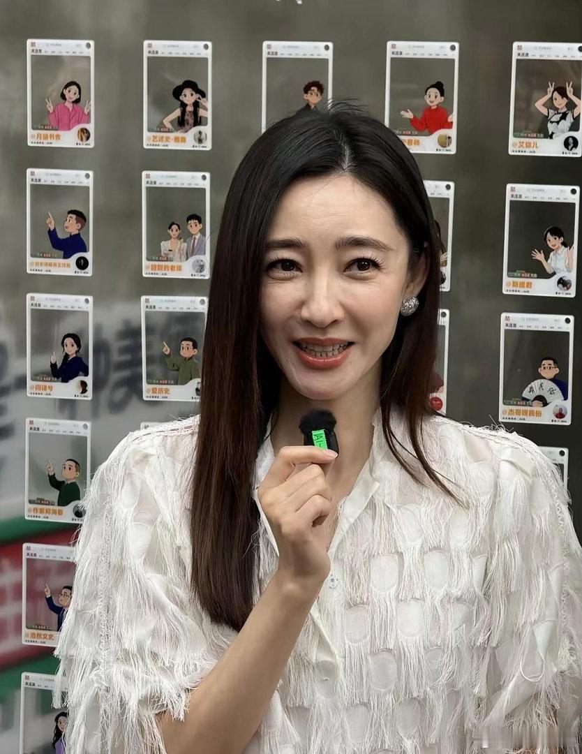 王丽坤颜值气质绝美，清冷温婉，美得恰到好处。