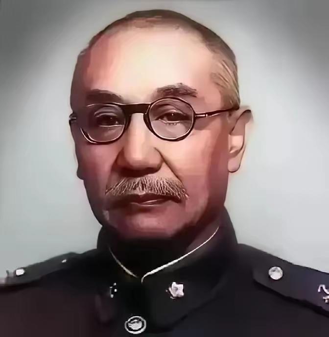 王靖国回到师部时，参谋递上当日电报，他扫了一眼就搁在桌上，叫人进来吩咐：“李蓼源