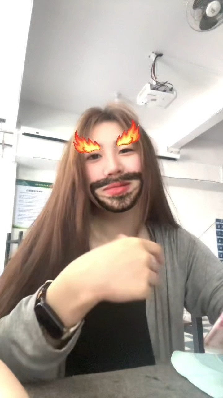 自己笑了半个小时才敢发出来哈哈哈哈哈哈哈哈哈哈哈哈哈