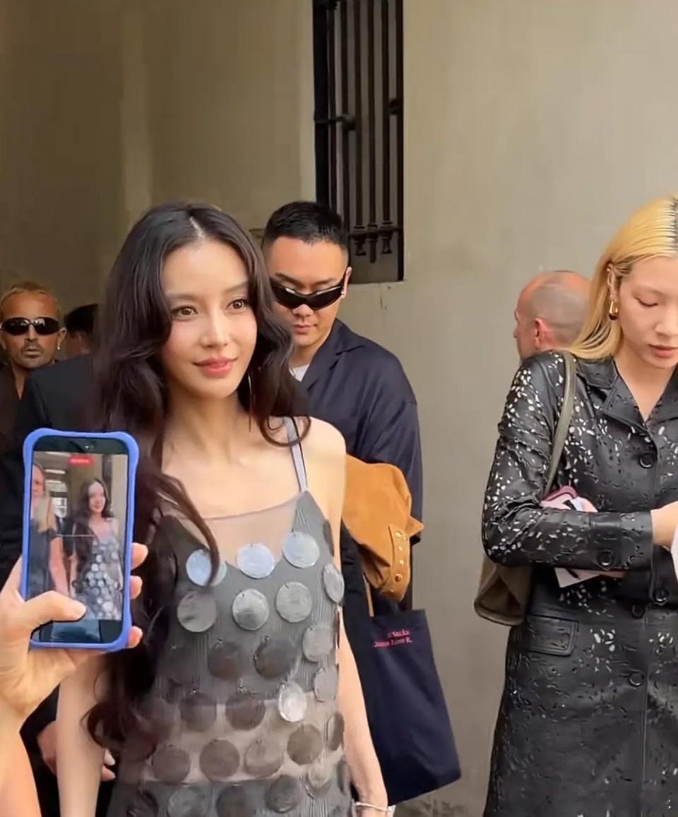杨颖的脸怎么成这样了[惊恐]​​​