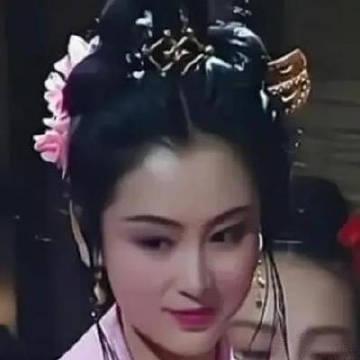 公元243年，62岁的孙权突然春心未老，他跑到后宫想看看有没有的佳人。19