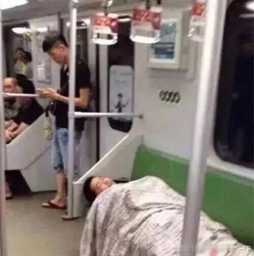 6335到哪儿都能睡😂