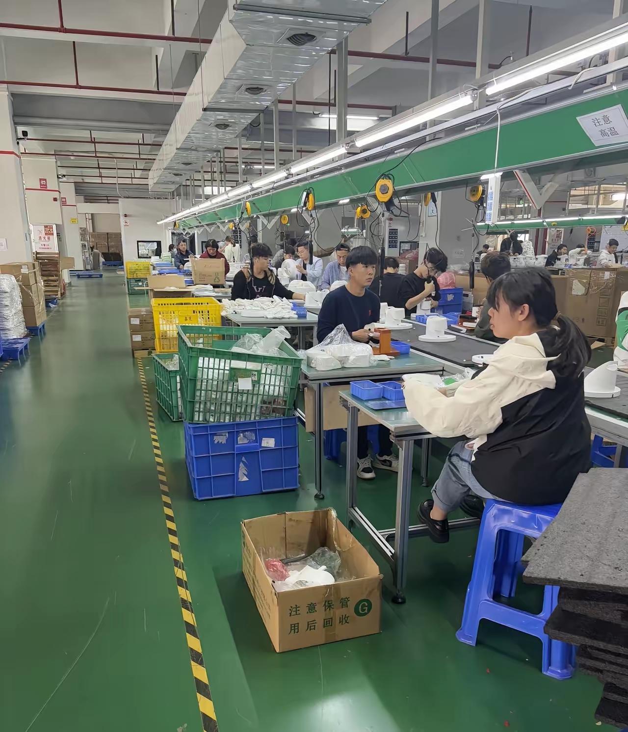 为何大专院校的实习环节乱象频出却无人监管？大专学制3年实则仅在校学习2年，最后一