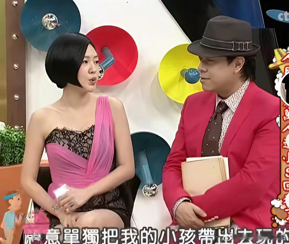 终于明白小S跟贾永婕关系为何如此之好了！小S与贾永婕不仅是“华冈七仙女”的挚友，