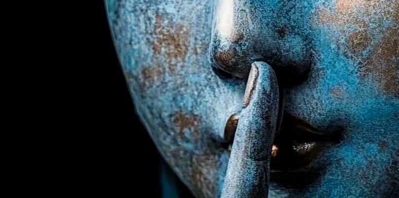 话多，说明你蠢话很多，说明你很蠢，一个人说话只有三个目的，让人高兴，让人办事，让