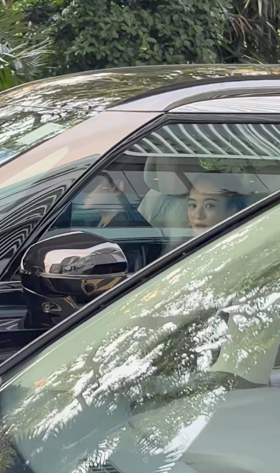 4月16日，郭富城开车载着方媛在中国香港的铜锣湾街头被偶遇，方媛胖了不少，从侧面