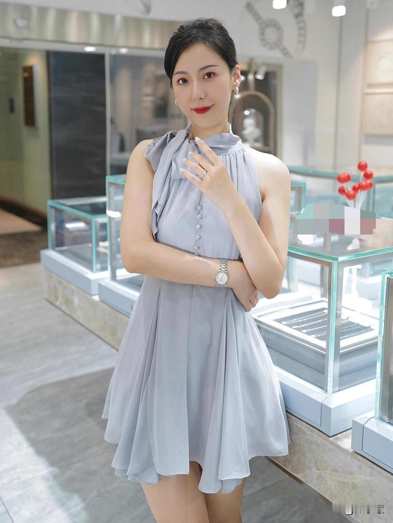 优雅气质穿搭，精致珠宝相伴，尽显时尚魅力！