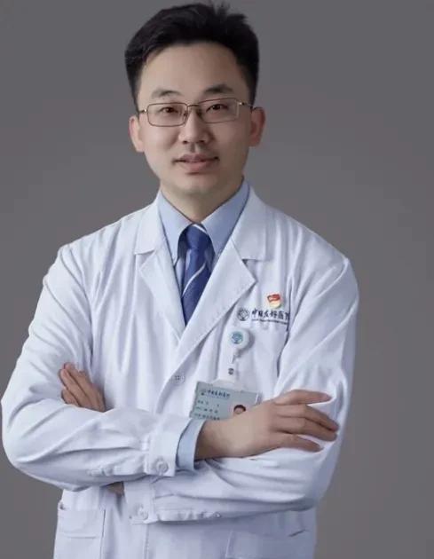 肖飞被吊销医师执业证书、五年以上禁止从事医疗卫生服务，处罚其实挺严重。除了医疗相