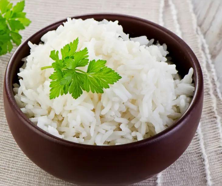 2月6日的一则飞机餐视频搅翻了网络，山东女子晒出的餐食画面，让无数网友直呼大跌眼