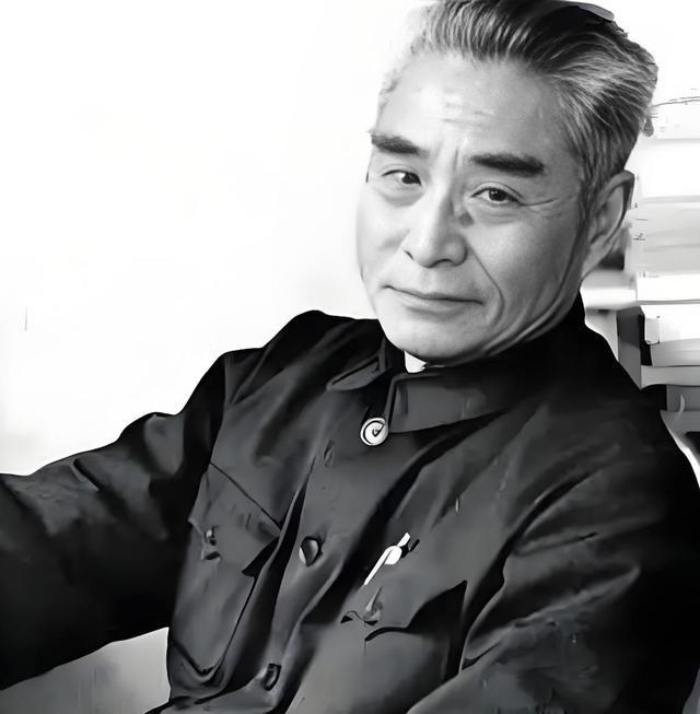 1976年伟人不幸与世长辞。1975年3月才被释放的黄维怎么也没想到，自己的