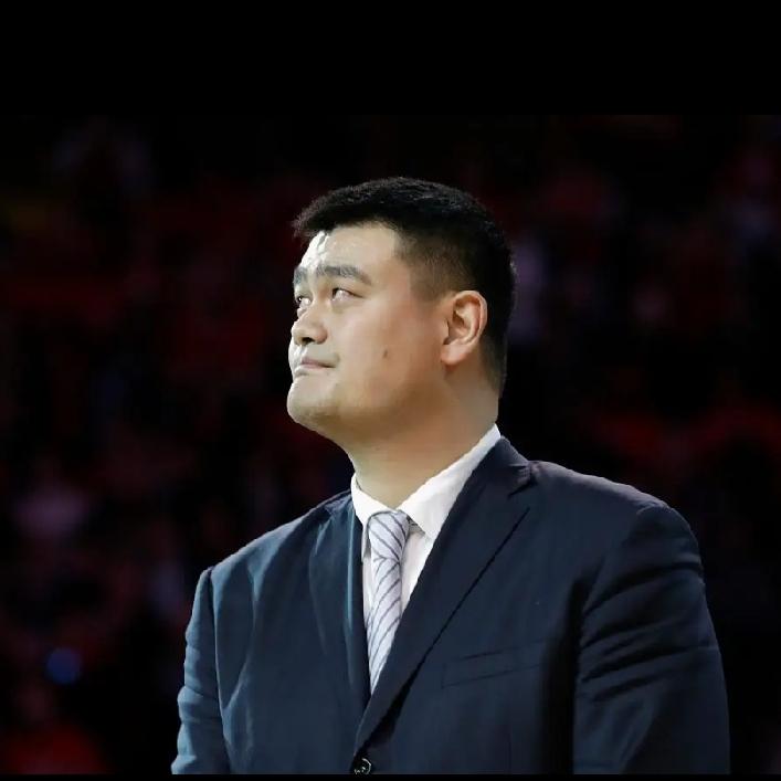 说实话，中国男篮现在所处的窘境！是球员真的不能行吗？还是教练的问题？我个人觉得不