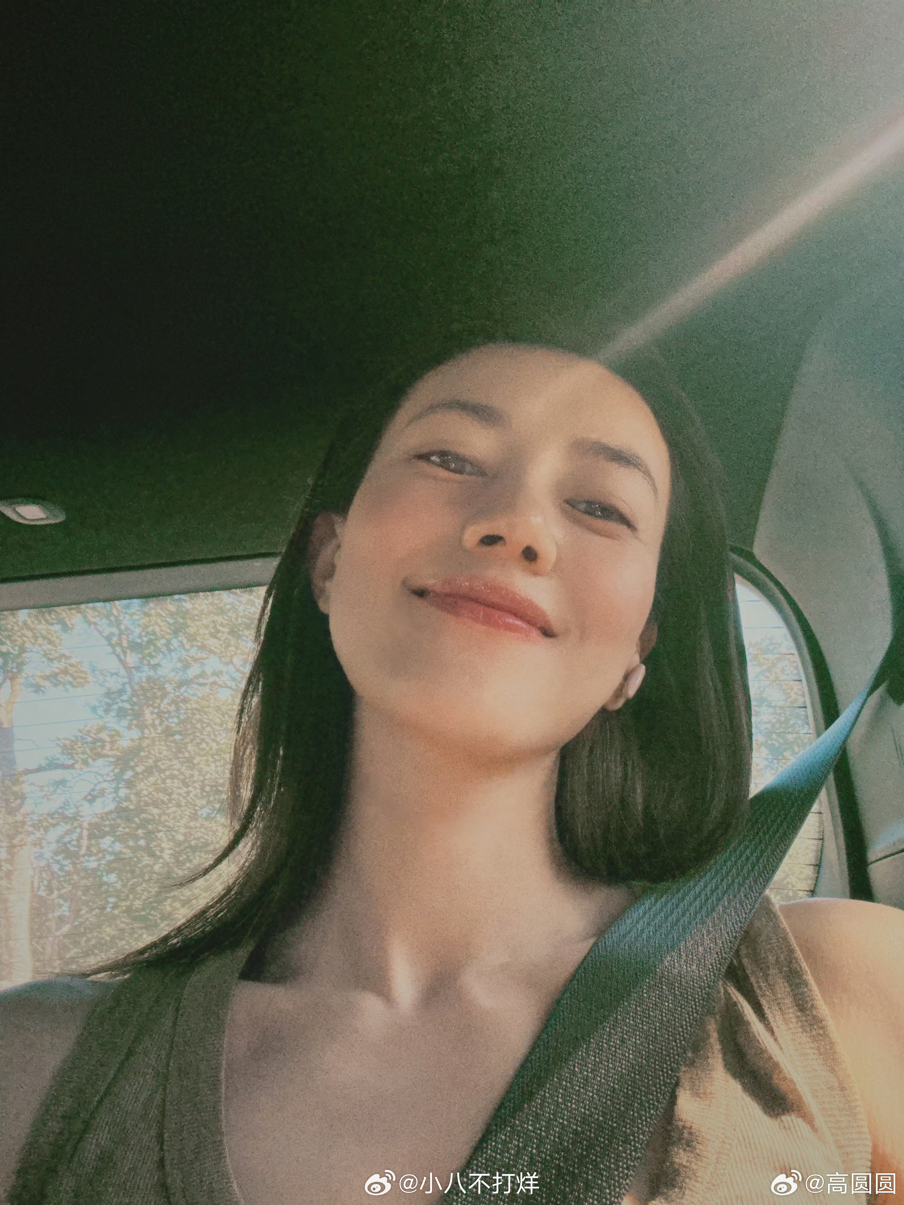 高圆圆自拍是我没想到的角度新鲜自拍照🈶[爱心][爱心][爱心]姐姐状态好好，松