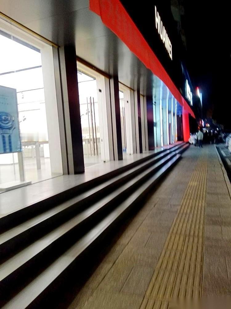 我侄子学校，普通高中，上次月考他们班数学及格的，3个。你没听错，一个班，就3个