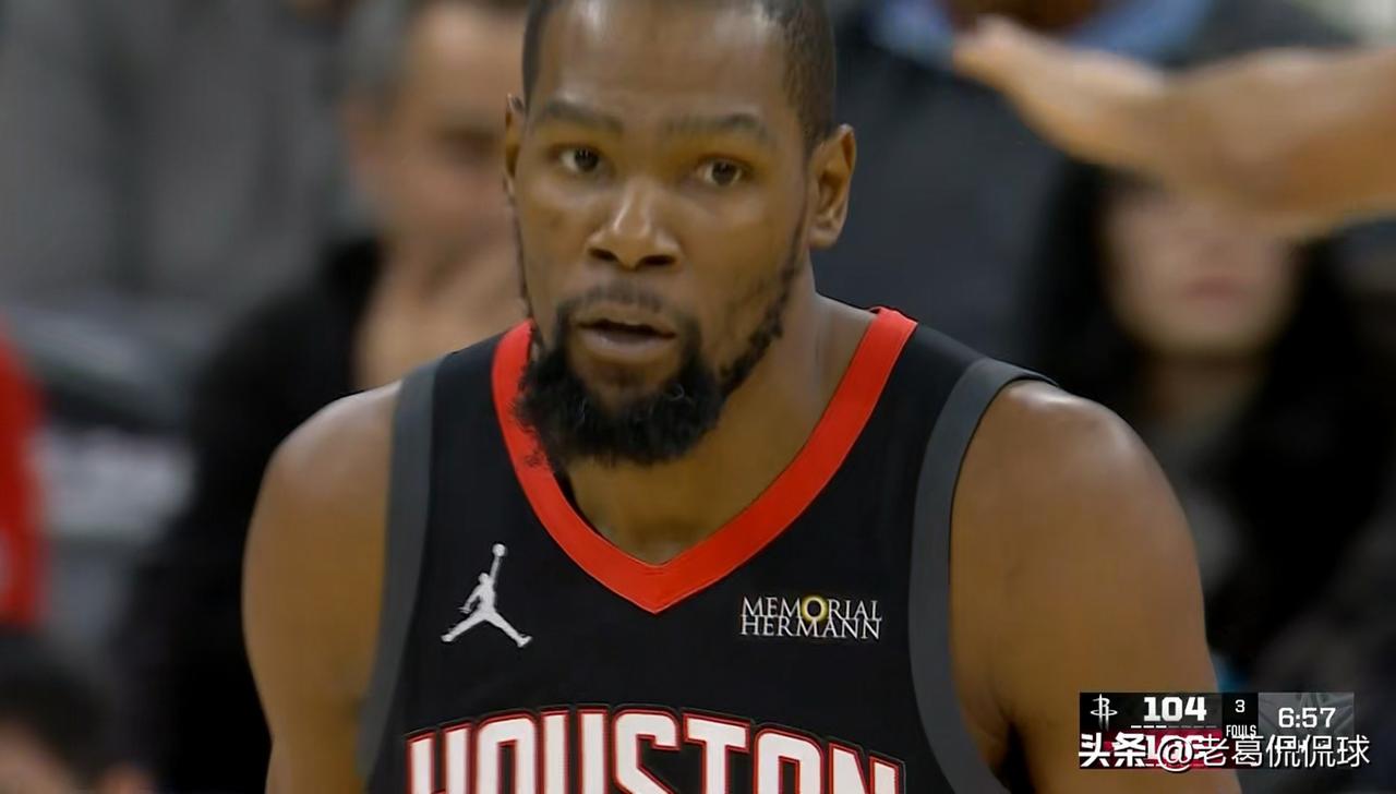 火箭巨星杜兰特的带队能力真是太差劲了！在今天火箭客场以124：132输给公牛的比