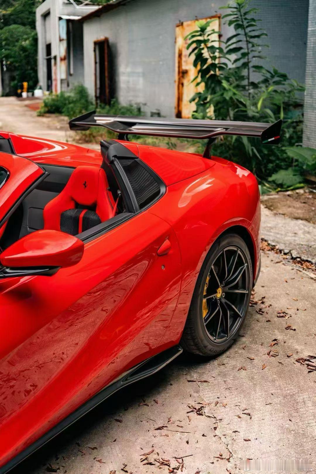 Ferrari812GTS，高定版配色，23年上牌，9300km