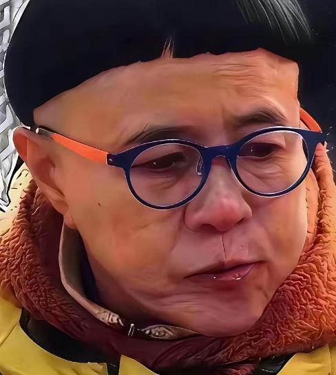 刘纯燕一个六十岁的人了，却为了一个锅盖头，每隔二十天就得打飞的跨省去剪。因为发型