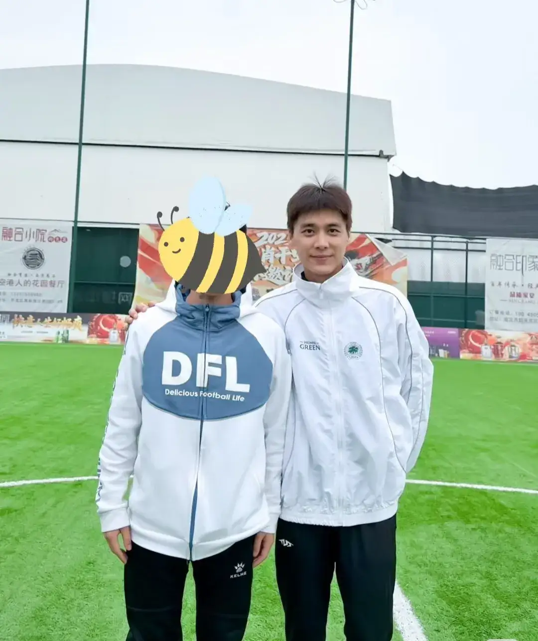 退圈几年的李易峰最新状态曝光，从照片上看依然很帅气，身材也很顶，活力满满宛如大学