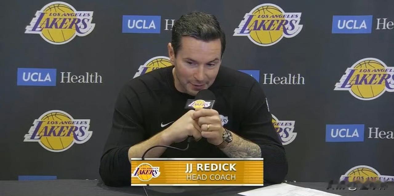 防守很好！雷迪克称赞布朗尼：“布朗尼今晚的防守非常棒，他在防守端投入很多。”