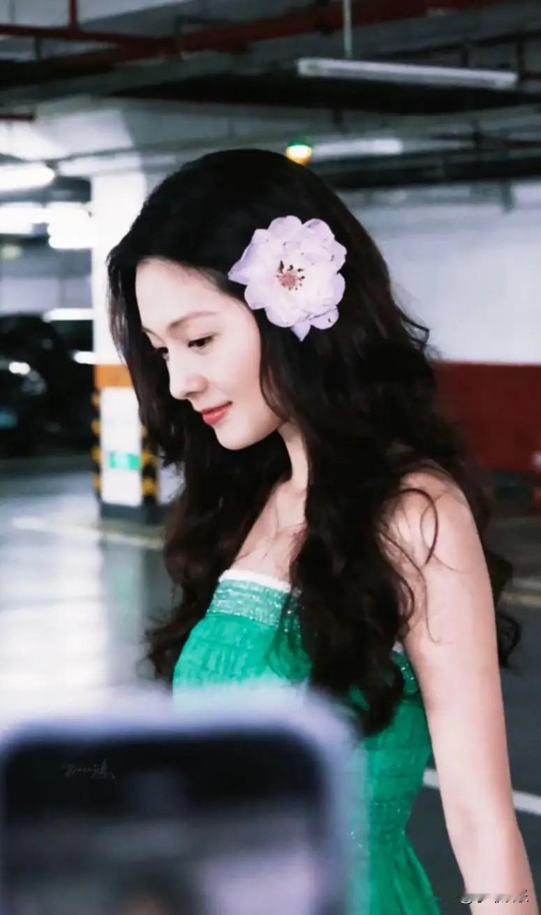 大S是一位极其热爱工作的女演员，为了工作，她甚至可以不眠不休。曾在一次采访中，主