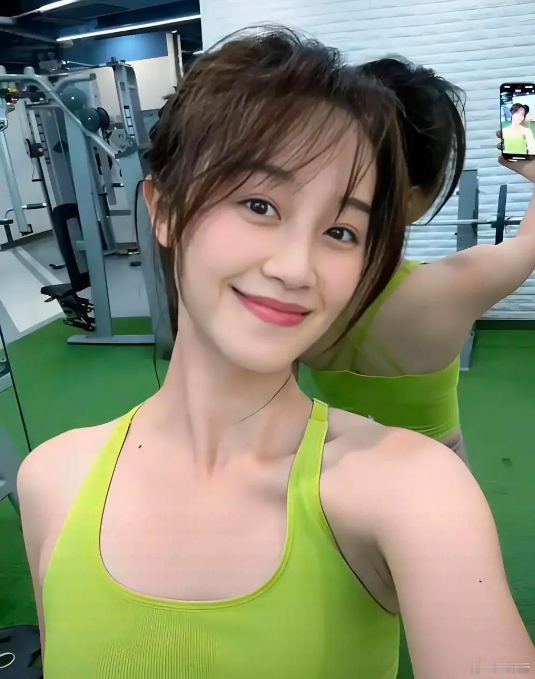 你相信蓝盈莹没做过医美吗？蓝盈莹说她从没做过医美，之前上镜的浣碧“苦相脸”是靠咬