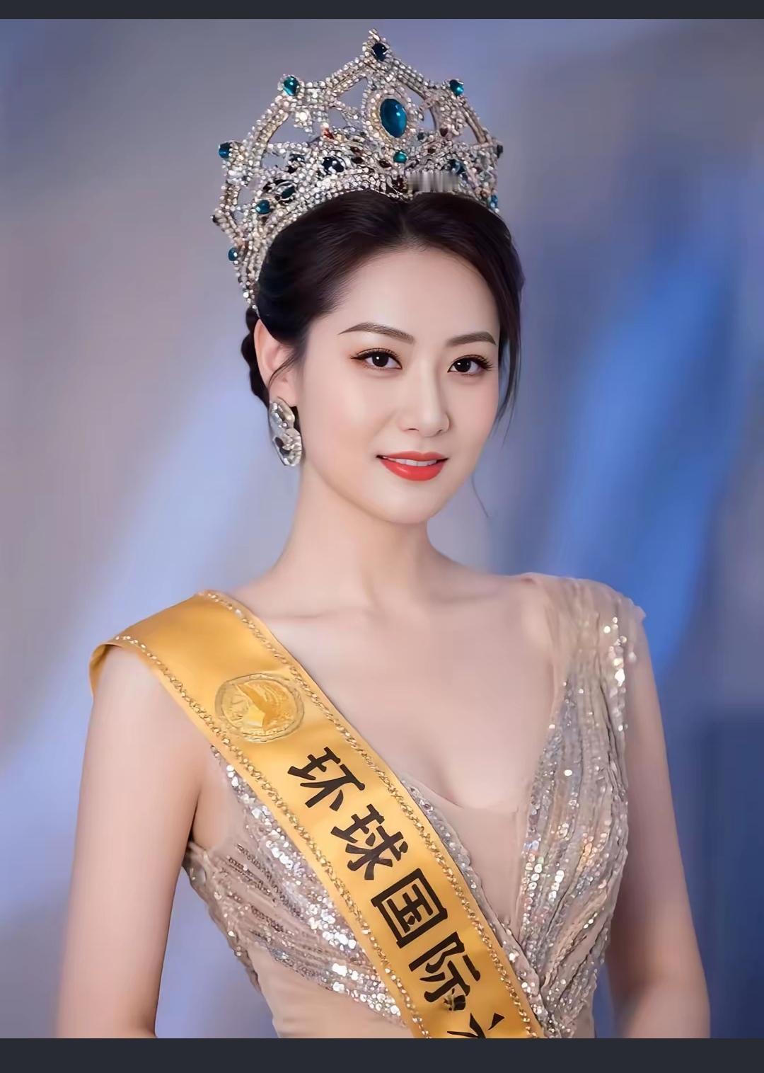 优雅女神，闪耀加冕！👑✨