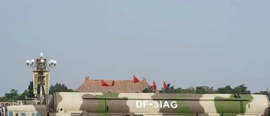 这才是文科生该有的样子！8月下旬，高志凯教授在2025年日内瓦国际辩论赛上直接回
