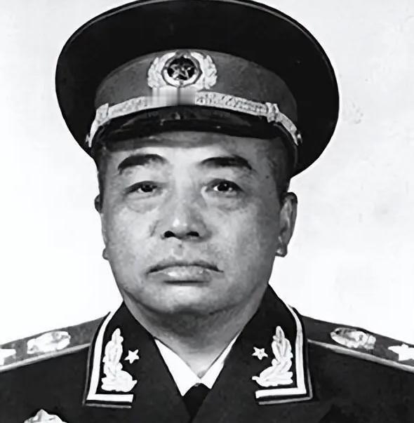 1973年，李聚奎正在301医院养病，却无意间听到两个护士的谈话，第2天，他去了