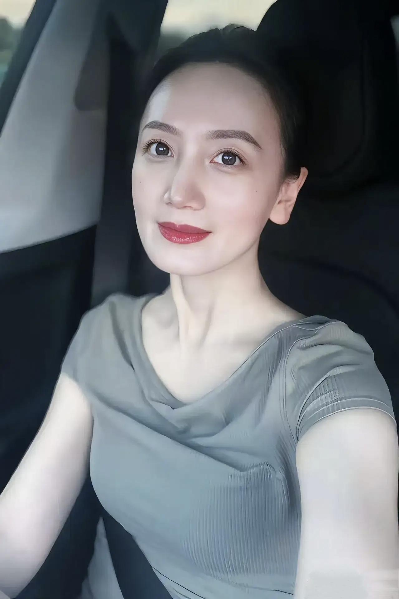 我姐50岁失业后就不想再找工作，天天街上瞎溜达，竟碰上个5平米小店转让，