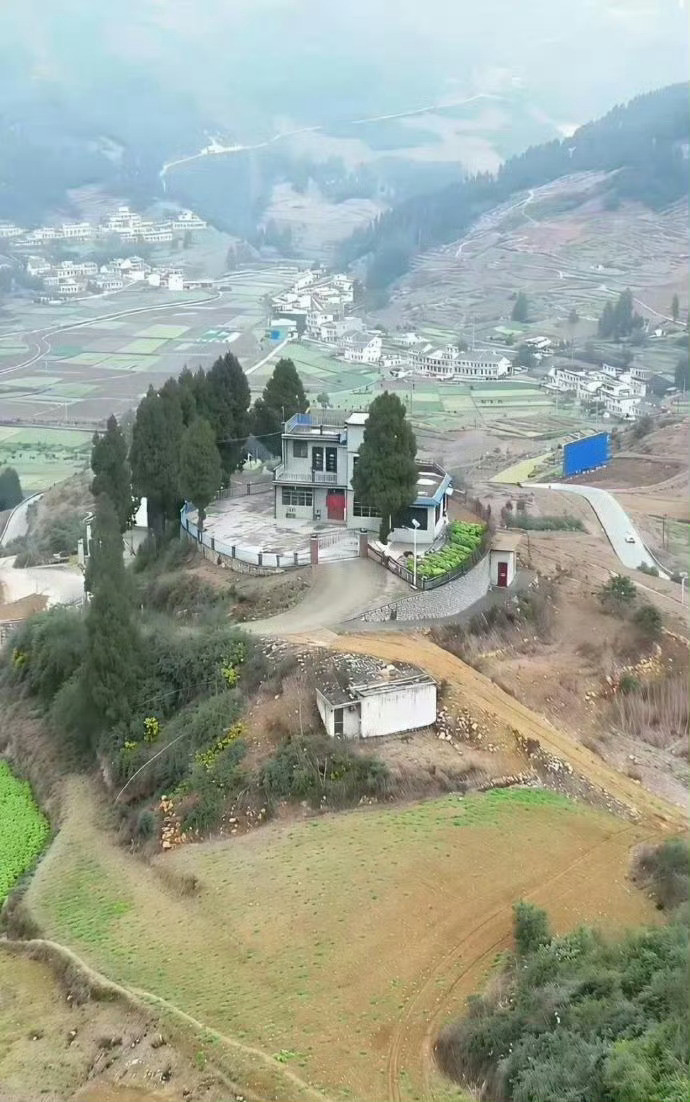 这样的环境给一千万都不搬啊