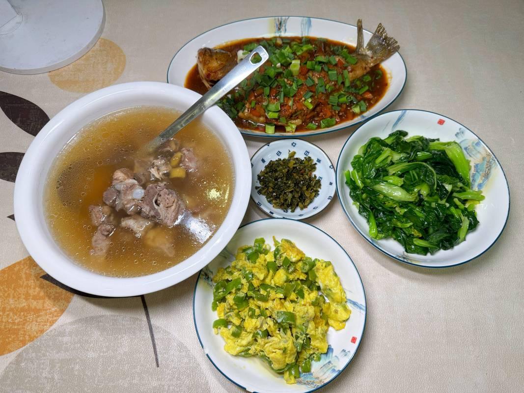 大家有没有发现，在家不做饭的人都特别挑剔，不是嫌菜太咸，就是嫌太甜，今天想吃这个