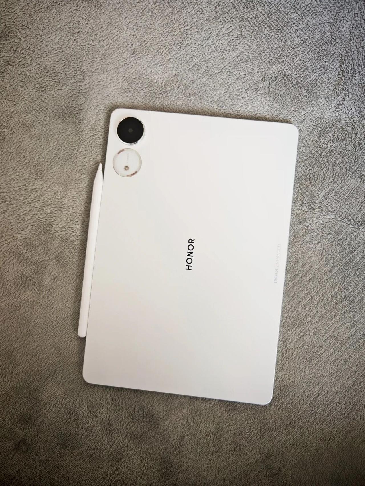 荣耀平板10Pro柔光礼盒版一周使用分享关于荣耀平板10Pro柔光礼盒版，到手用