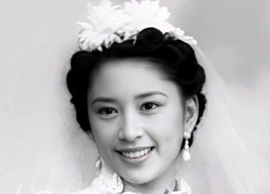 1966年，27岁的胡友松发现生理期没正常来，便问75岁的丈夫李宗仁怎么办，谁料