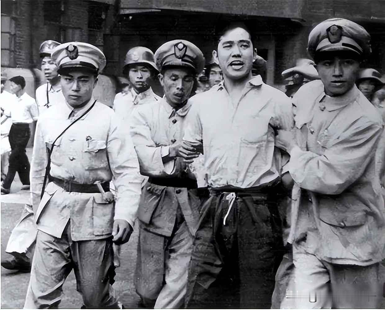 一支牙膏管，一个被忘的名字，他等了四十年才被记住2008年11月，北京一家医