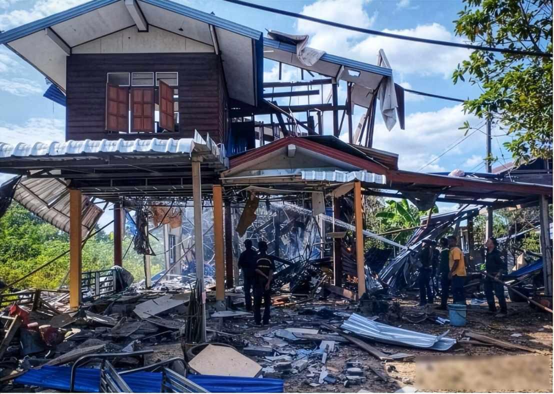 柬埔寨丢盔弃甲，大量中国武器落到泰军手中，连港口也被泰军封锁最近柬泰边境闹得挺