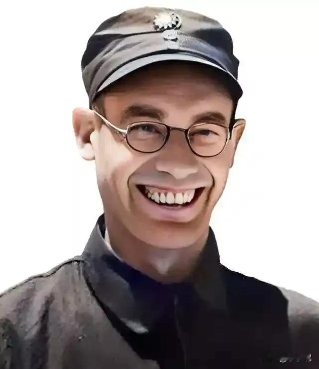 张国焘另立中央，李特枪指教员，李德身高马大，挺身去挡子弹，救了中央纵队。李德