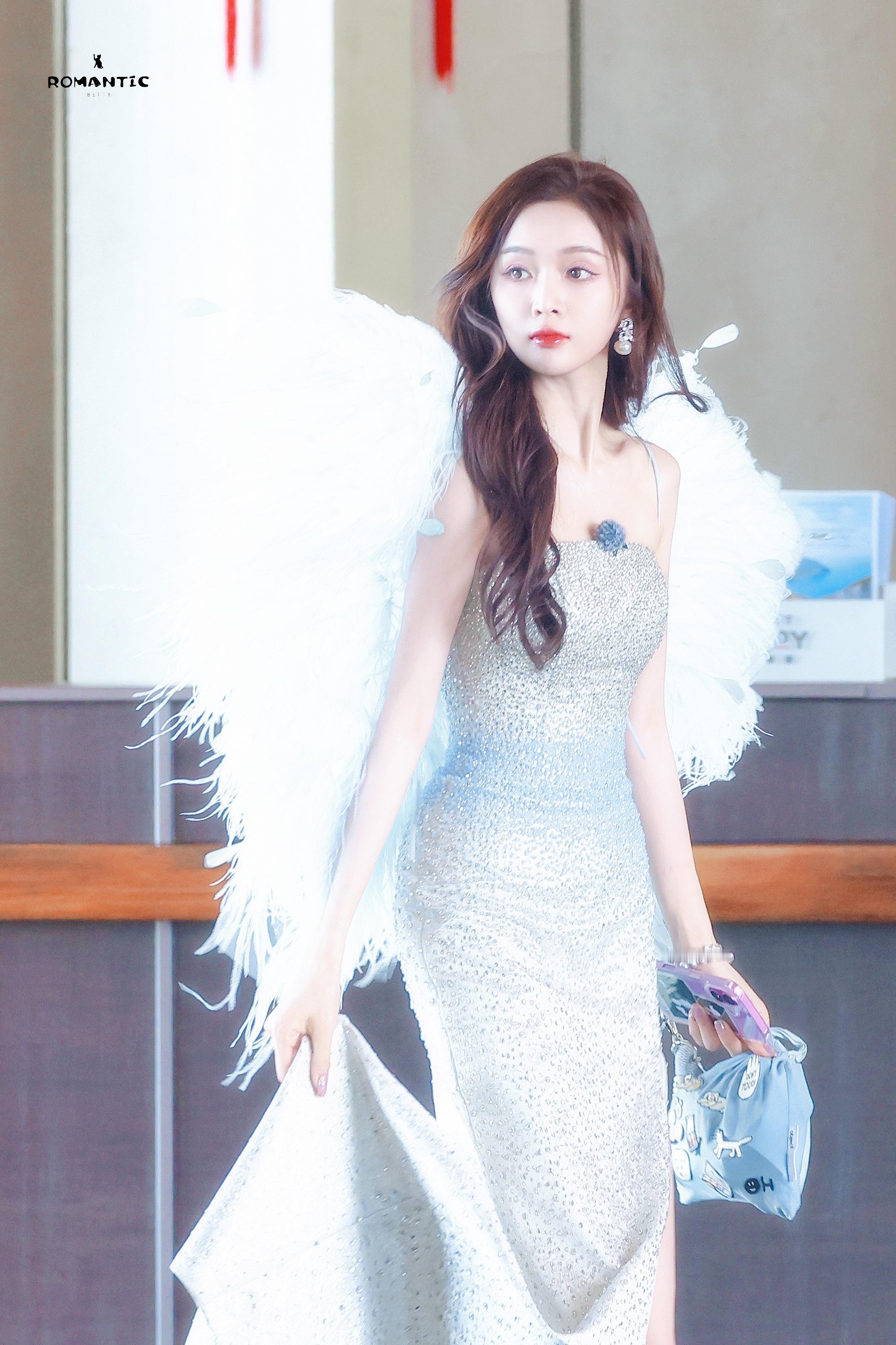 吴宣仪在复制粘贴的时代，你是手写的诗