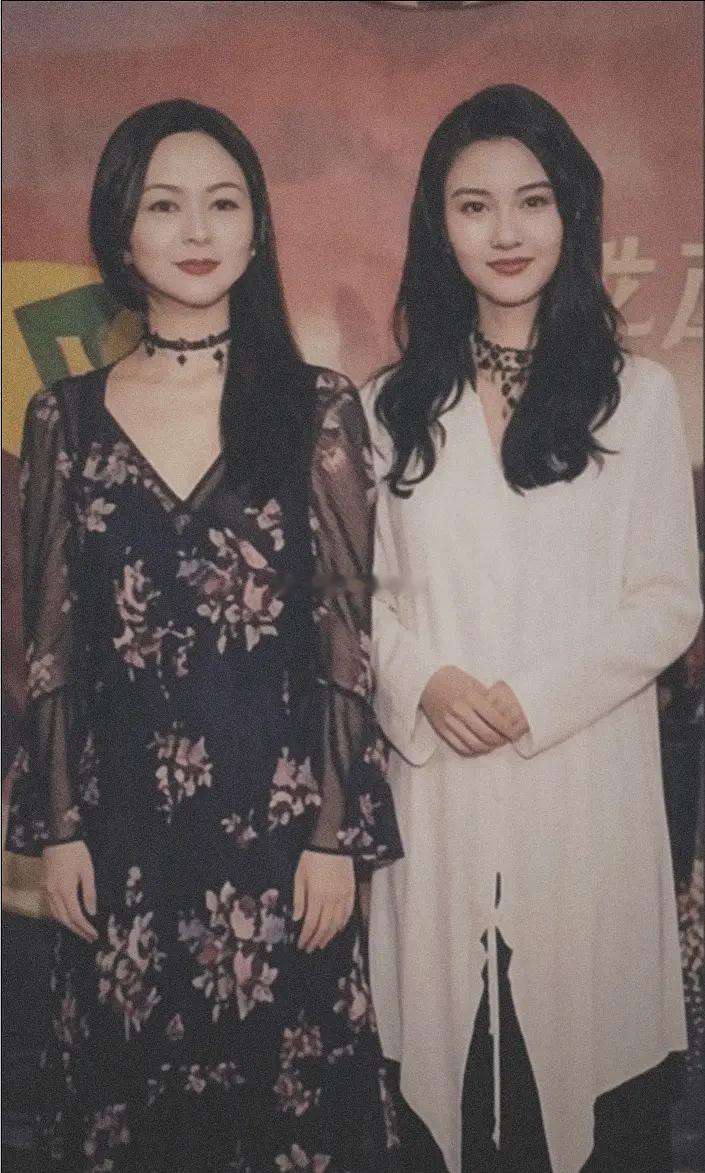 李嘉欣关之琳年轻时的同框，你比较能get谁