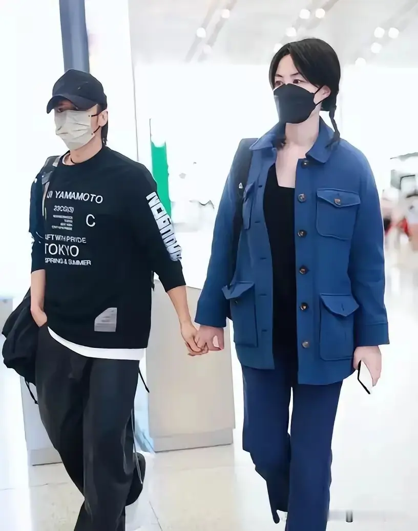 说白了，王菲才是谢霆锋离婚后的“接盘侠”，根本不是什么神仙重逢全网都把谢霆锋和王菲的复合，吹成娱乐圈
