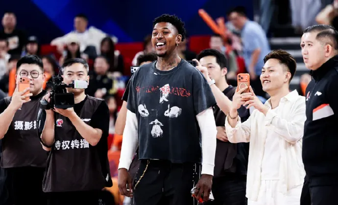 尼克杨: 下赛季可能出现在CBA, CBA对抗激烈我要变得更强壮