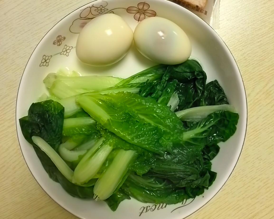 减肥没有饿，每天吃的很饱，小基数稳定掉秤，虽然很慢，三个月才瘦了10多斤左右吧，