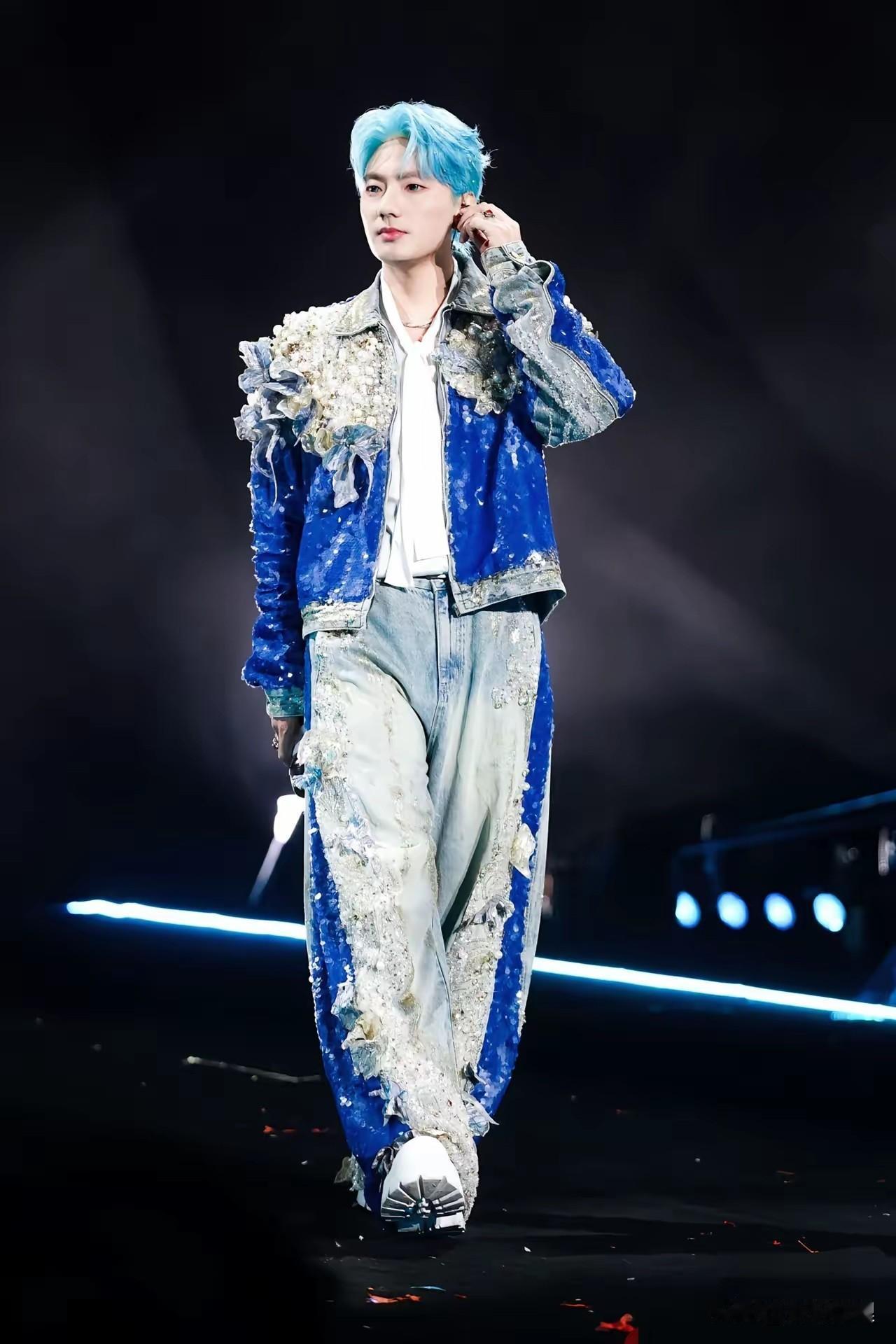 海来阿木，我不评人品，可他不断的提失去了65天的女儿对一个月子里就果断离