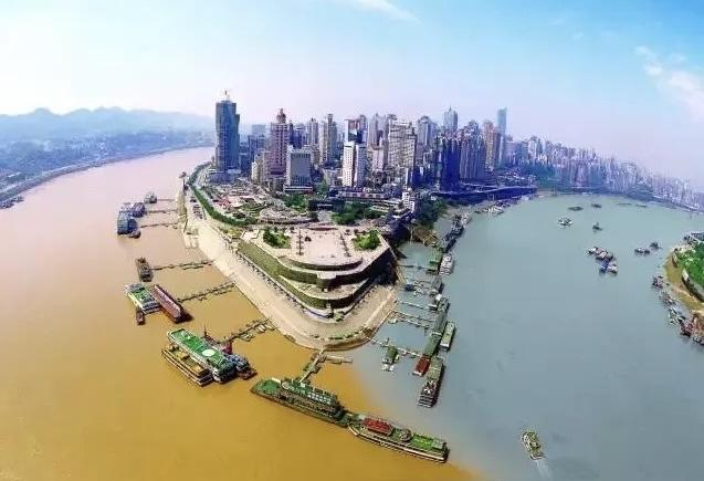 有人批评重庆人是“渝人自愚”，这话带有很强的讽刺意味，显然有失偏颇。但一些重庆