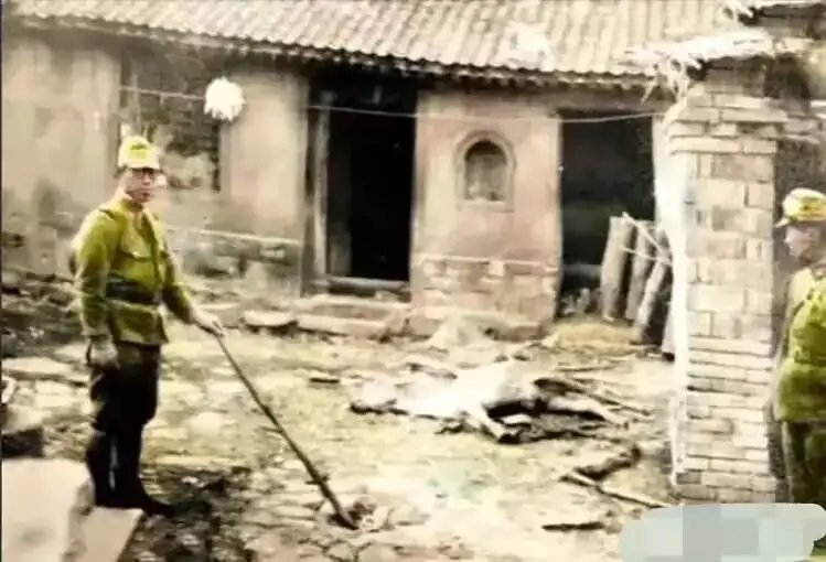 1939年日本名将阿部规秀被炸死的罕见照片，一头毛驴意外成了陪葬