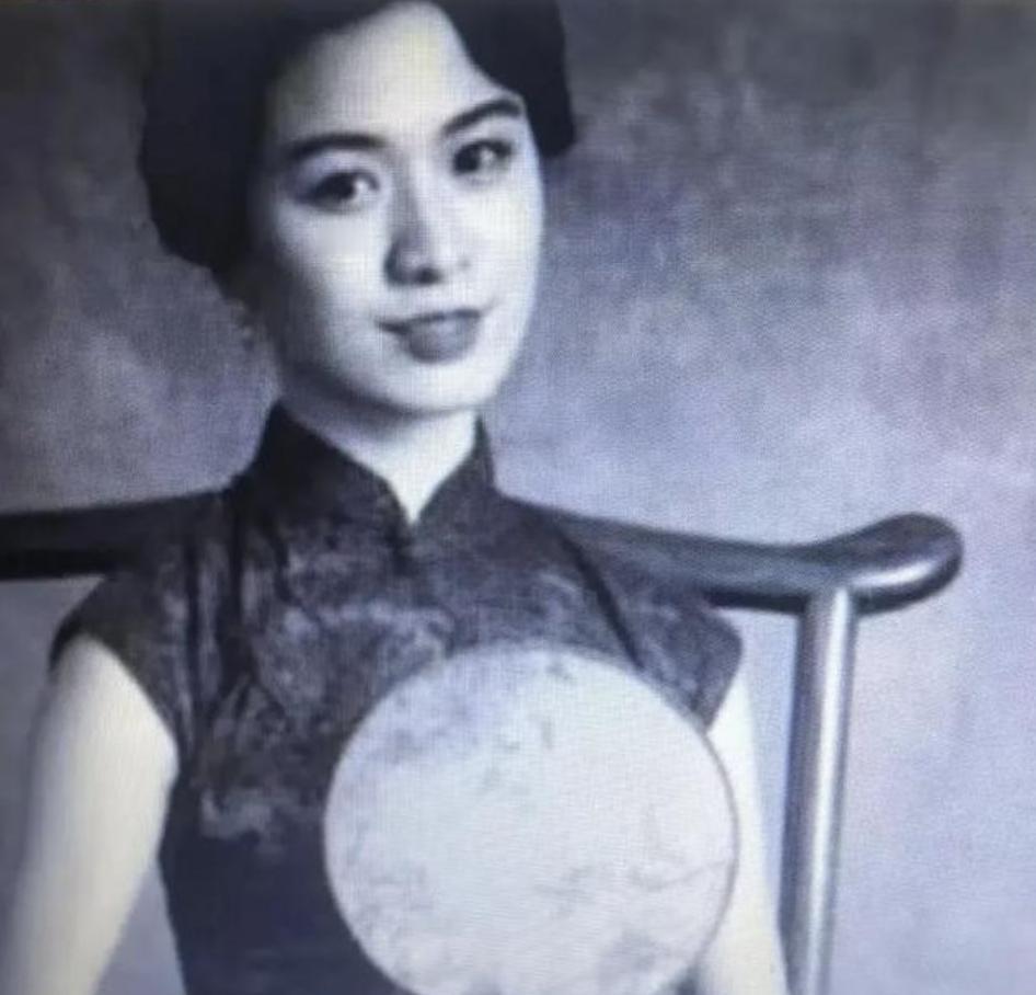 1912年，50岁的曹锟迎娶20岁的富家千金陈寒蕊，新婚夜，曹锟倒头就呼呼大睡，