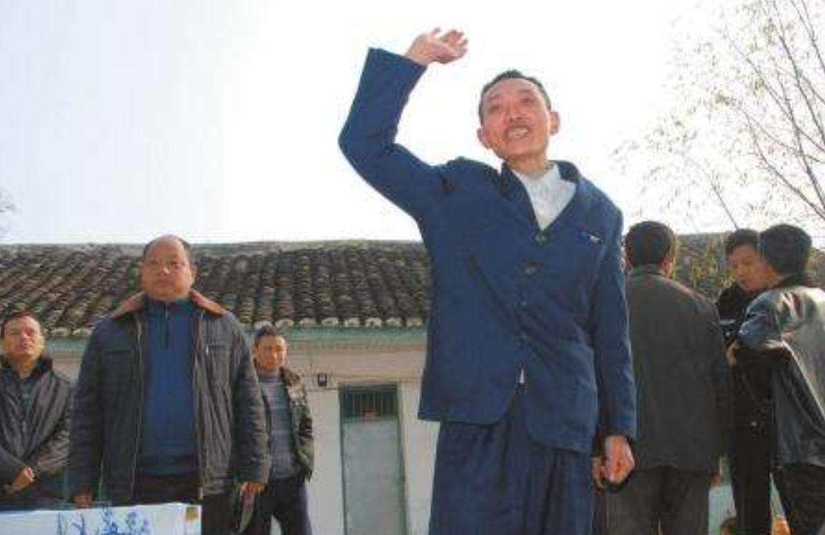 军人罗开友被扣上“杀妻沉江”的罪名，无辜关押21个月，好好的家一夜之间被彻底砸烂