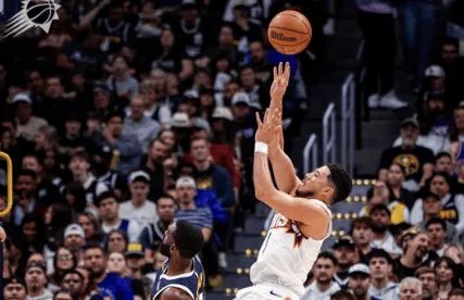 NBA常规赛，掘金133-111战胜太阳。全场比赛，布克出战37分钟，16中