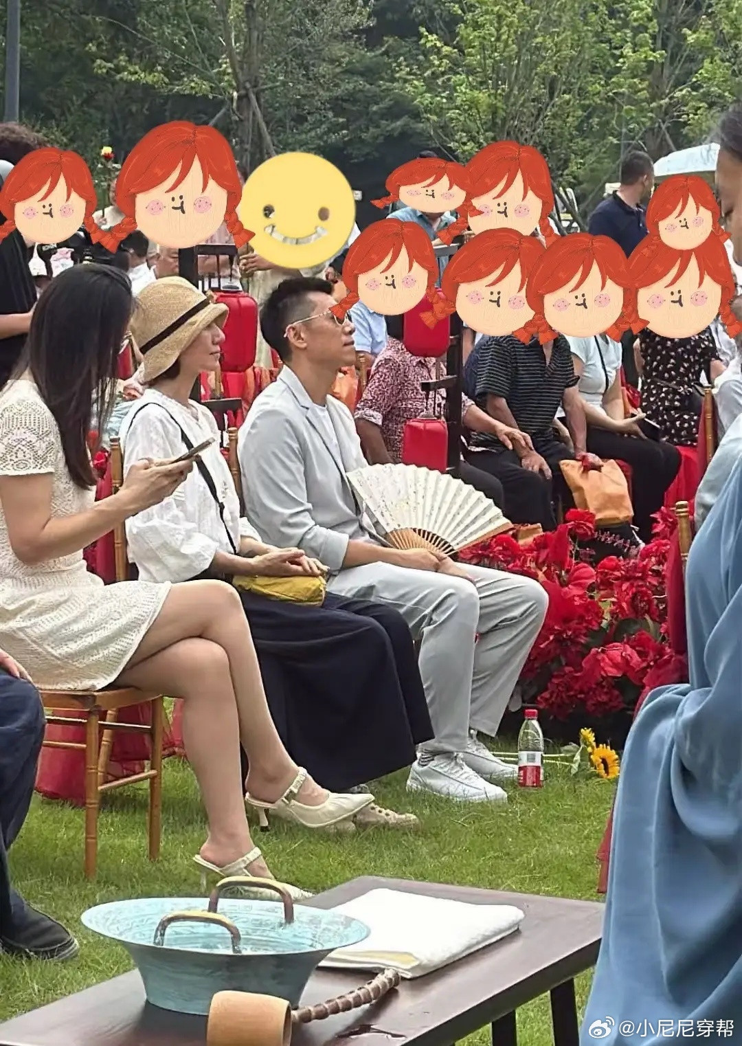 袁泉带老公安徽参加婚礼，夏雨戴墨镜依旧帅，夫妻俩显年轻似30岁！