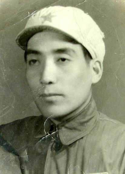 1952年志愿军师长回国治病，给他看病的女医生说，她和恋人潘田失散8年了。师长听